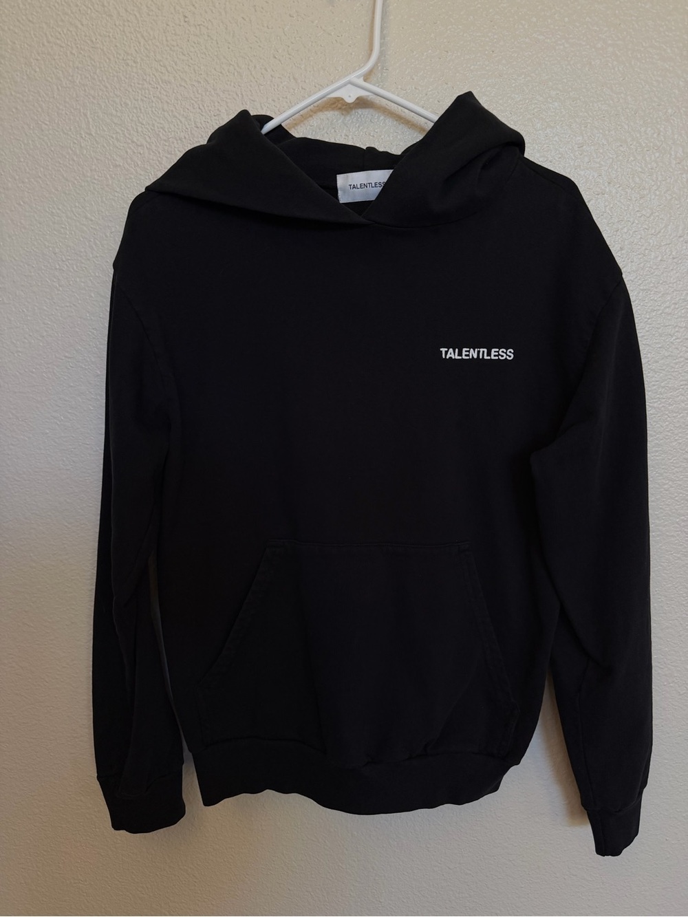 TALENTLESS Logo Black Pullover Sweatshirt Kangaroo Pocket Hoodie Men’s Small